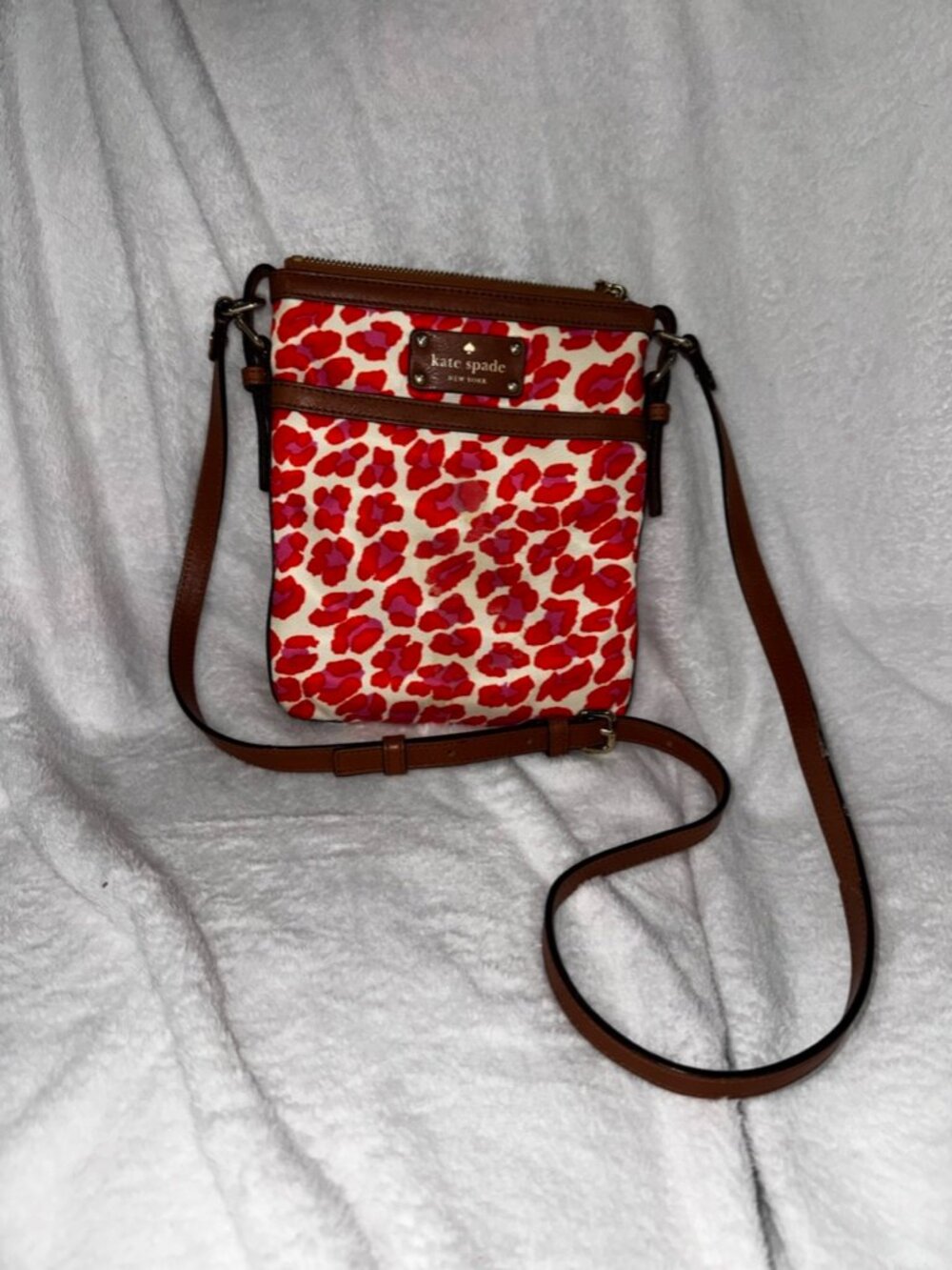 Kate Spade New York Crossbody Bag – Red Leopard Print